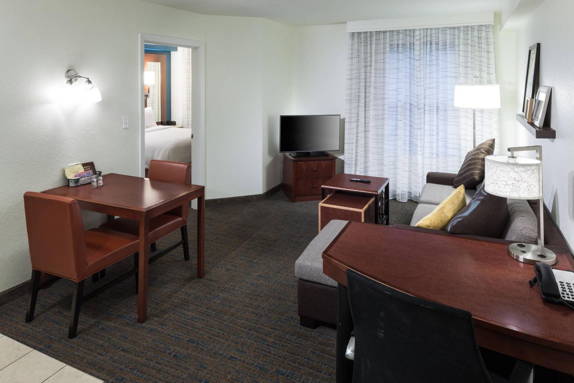 Hotel Boston 3*